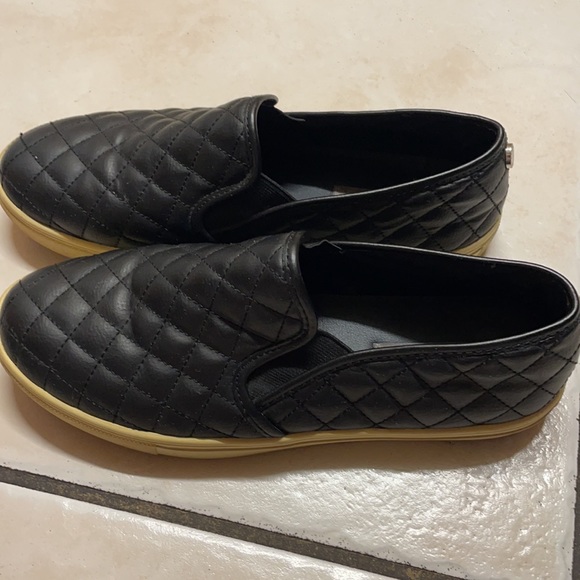 Shoes - Picture 3 of 5